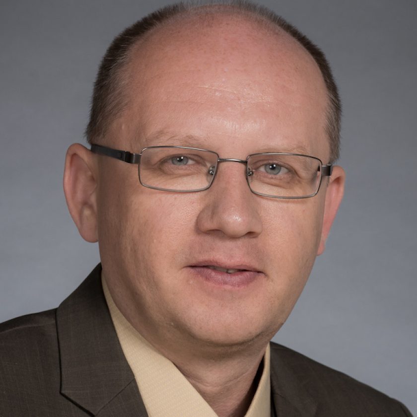 Alex Mamishev Headshot
