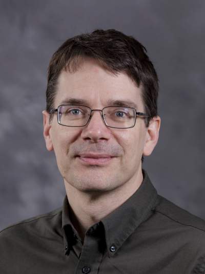 Headshot of Professor Eric Klavins