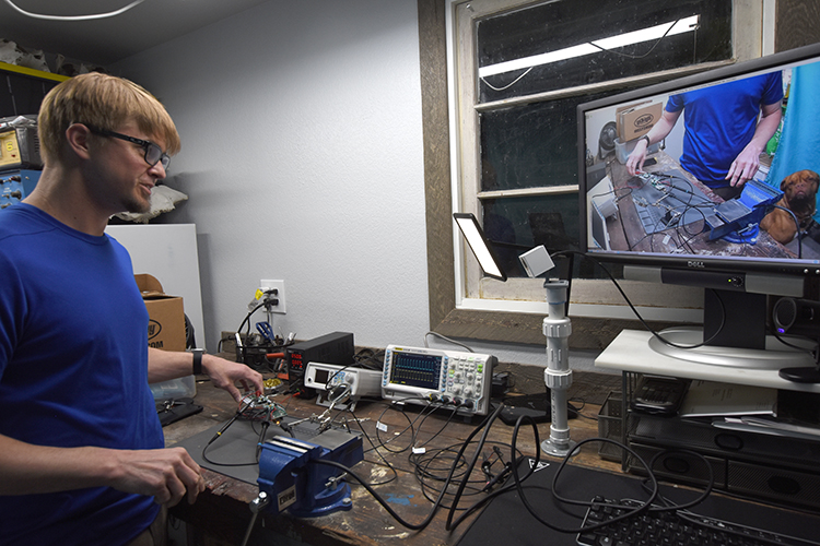 Wyze camera donation helps UW ECE students connect with their