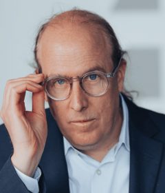 Professor Joshua R. Smith elected Fellow of the National Academy of Inventors for his innovations in wireless power, communication, sensing and robotics