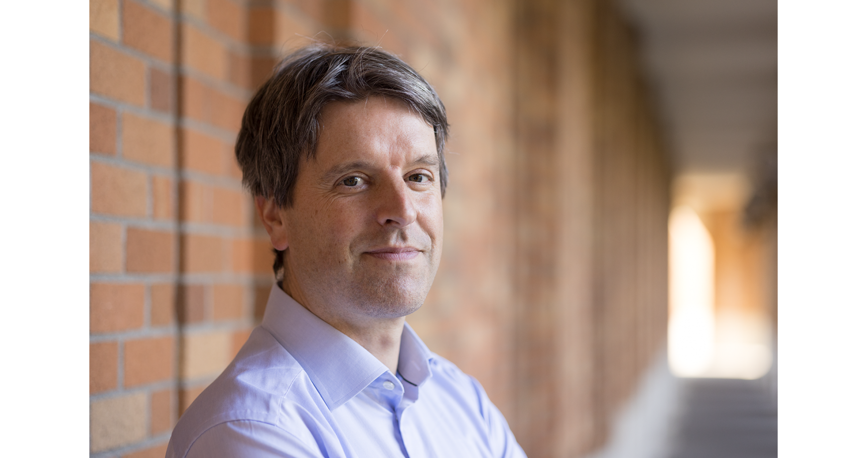Professor Georg Seelig recognized as 'DNA Computer Scientist of the Year' Banner